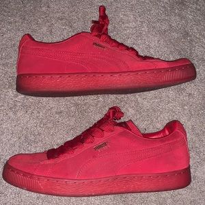 Red Suede Kid’s Pumas